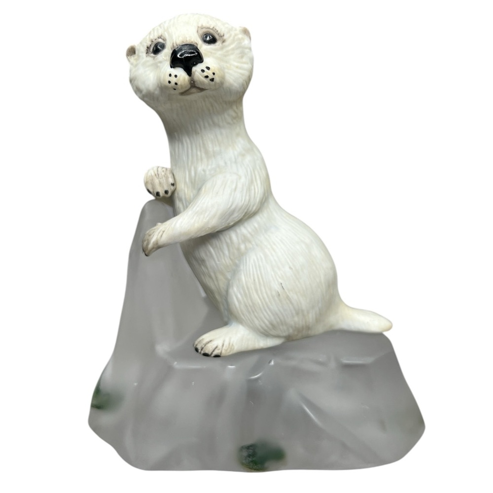 VTG Sea Pup Otter Figurine Porcelain Crystal Ice 1989 Winter Snow Holiday Gift - Picture 2 of 13